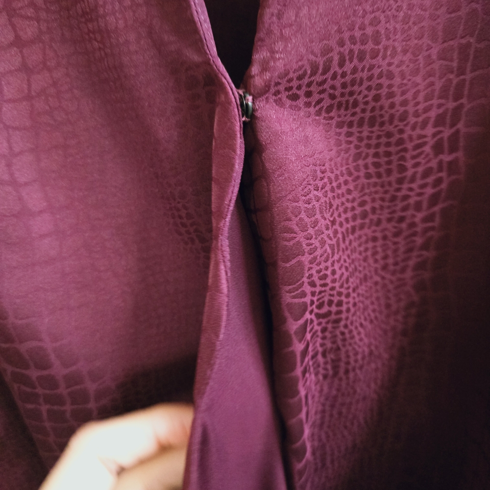 Socialite Burgundy Textured Blouse - Picture 2 of 2